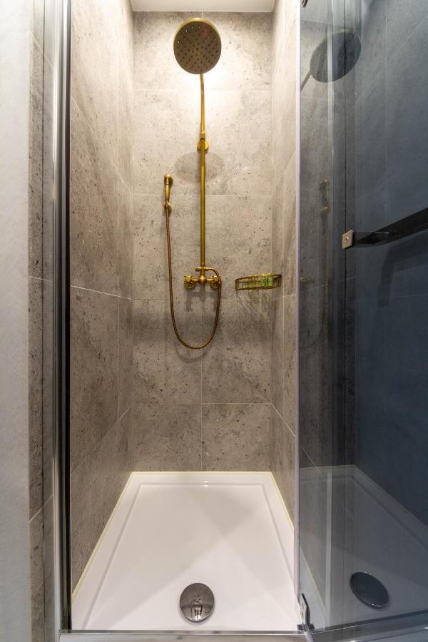 Idea Design Apart-Hotel Prorizna Kiev Buitenkant foto
